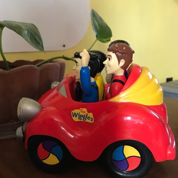 The Wiggles Toot Toot Chuga Chuga Big Red Car with characters - Picture 5 of 11